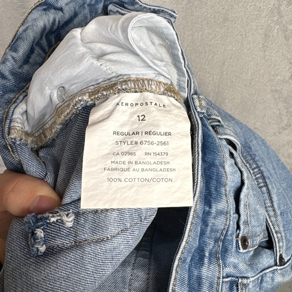 Aeropostale Womens Low Rise Slouchy Straight Jeans Light Wash Raw Hem 12 32W - Picture 7 of 7